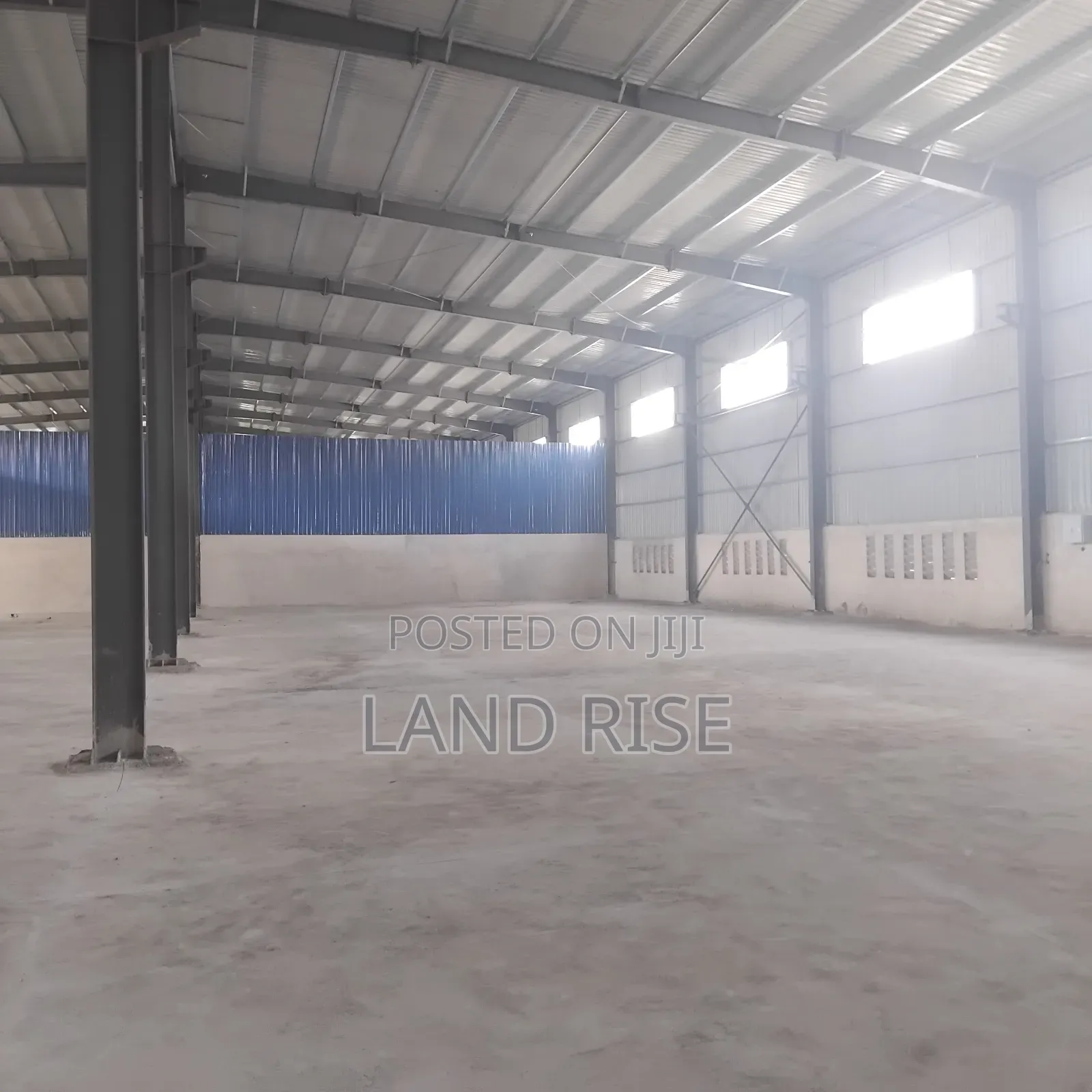 Warehouse Size 1800 SQM in Mandela Road in Tabata