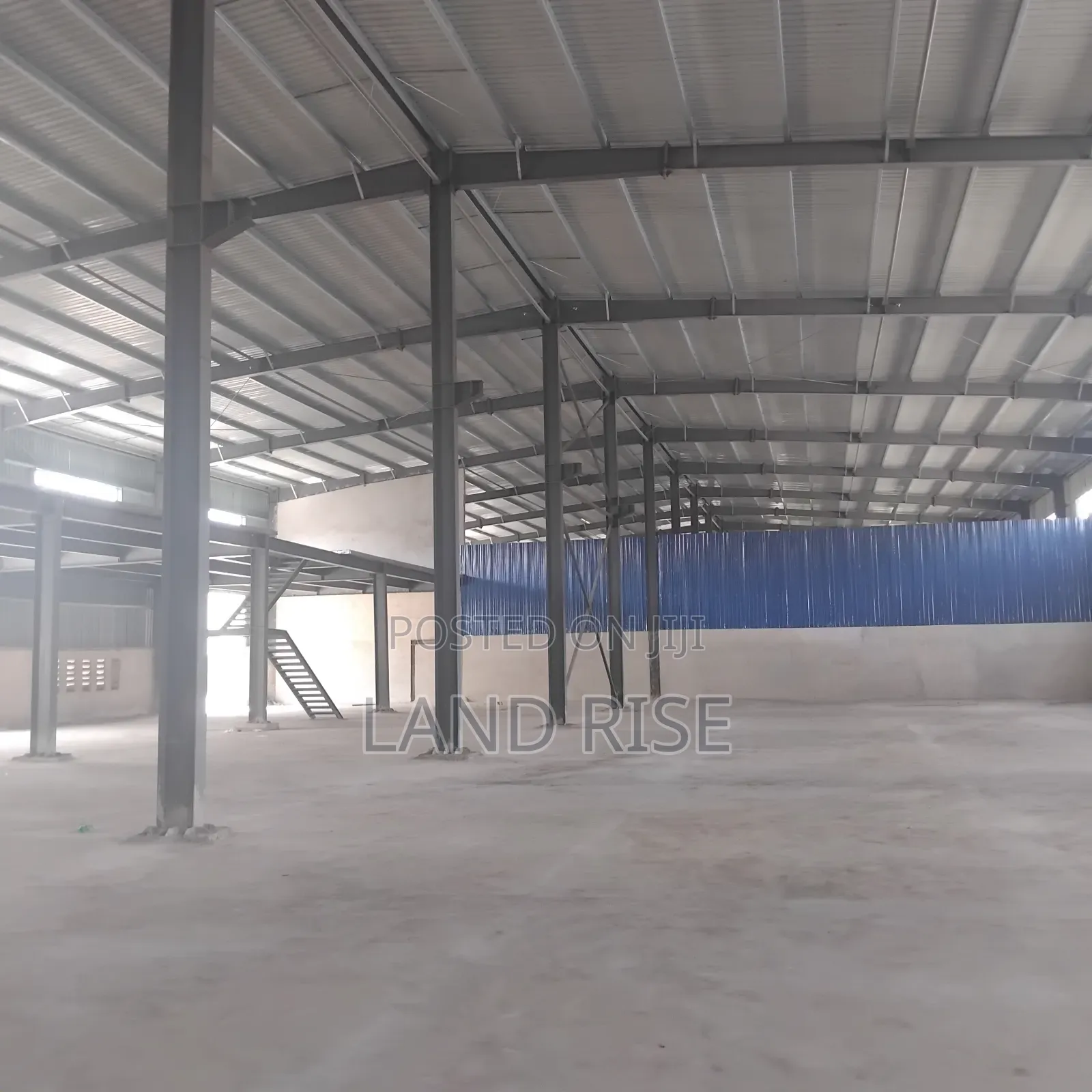 Warehouse Size 1800 SQM in Mandela Road in Tabata