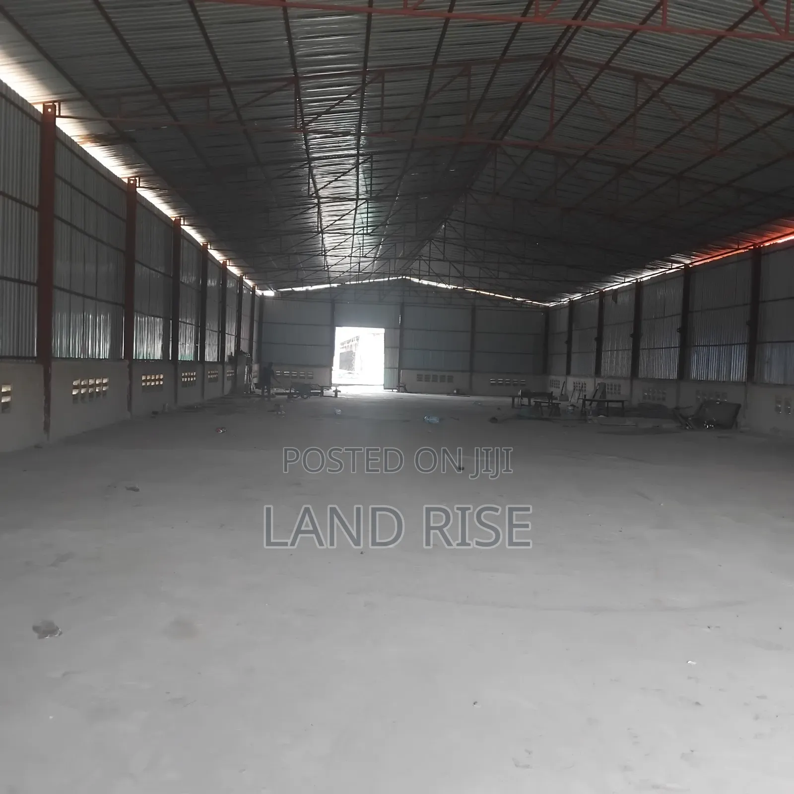 1000 Size Warehouse in Mandela Road in Tabata
