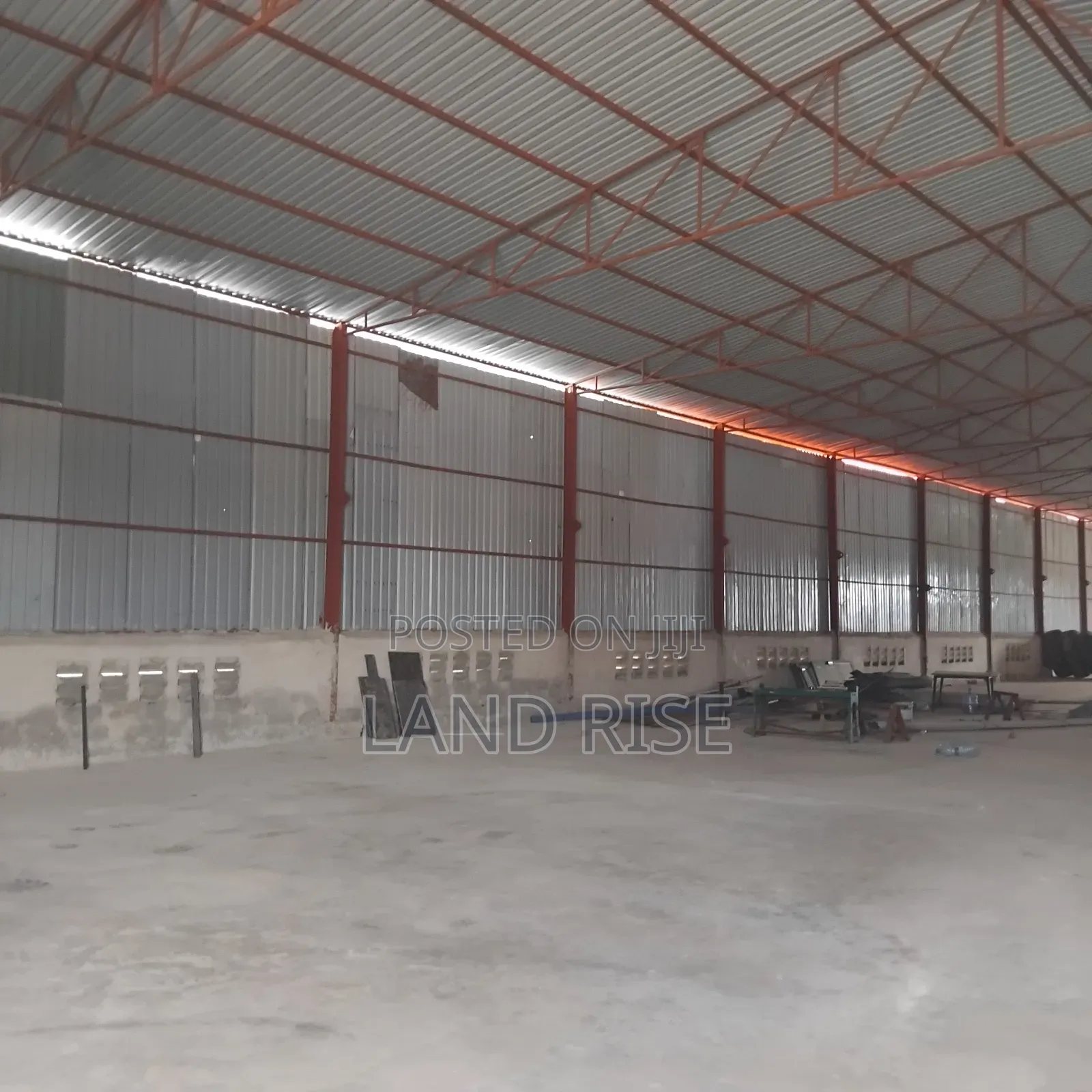1000 Size Warehouse in Mandela Road in Tabata