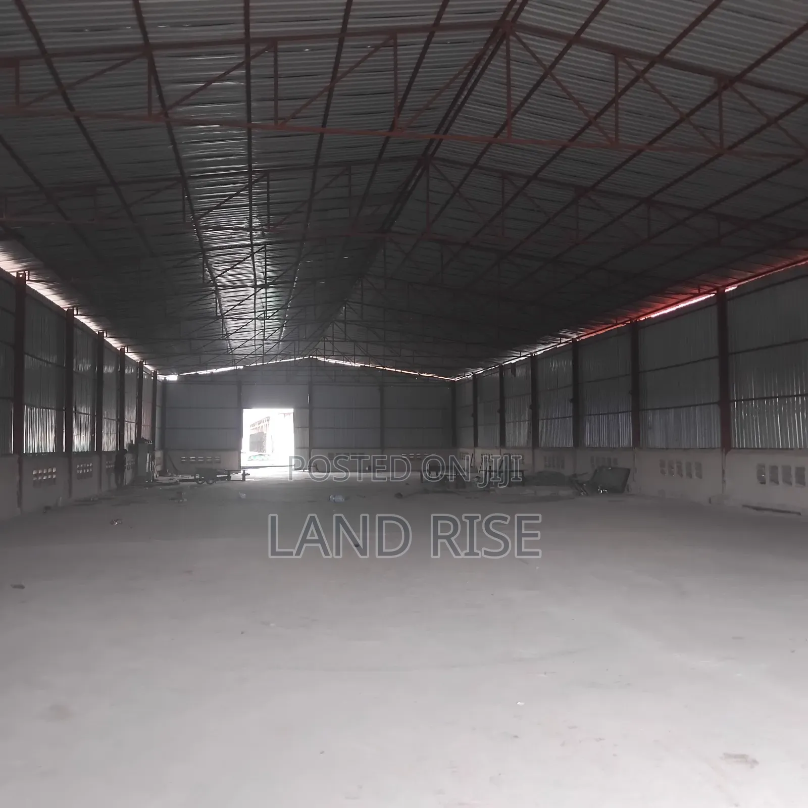 1000 Size Warehouse in Mandela Road in Tabata