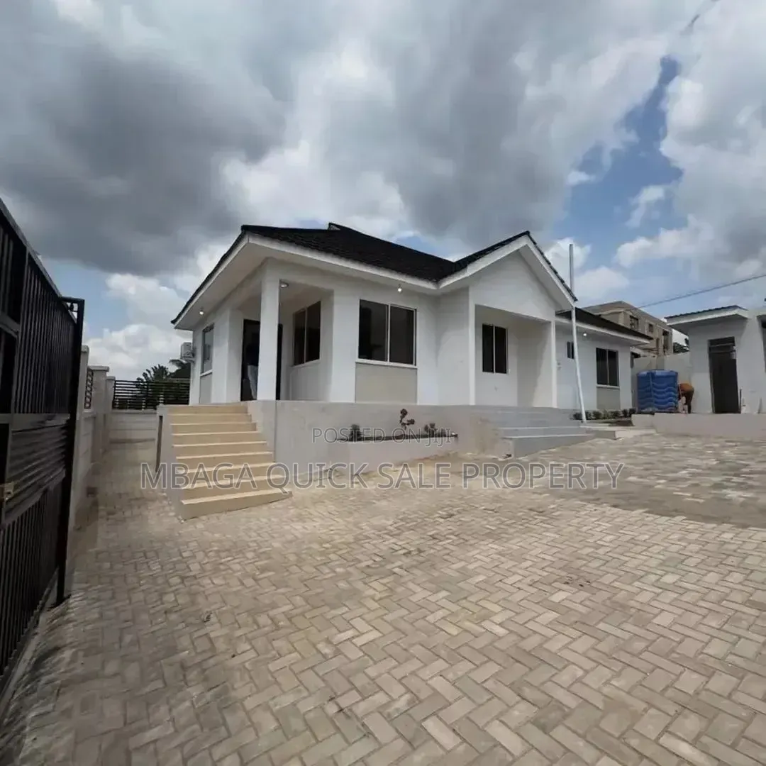 3bdrm House in Goba for sale in Goba
