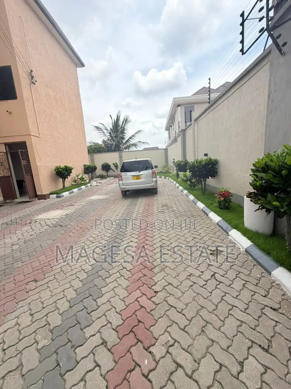 Furnished 9bdrm Apartment in Kijitonyama for sale in Kijitonyama
