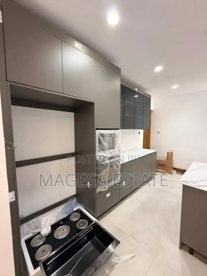 Furnished 4bdrm House in Oyster Bay for rent in Oyster Bay