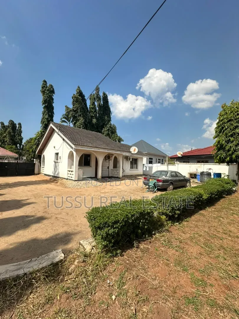 3bdrm House in Mbezibeach Makonde, Kinondoni for sale in Kinondoni