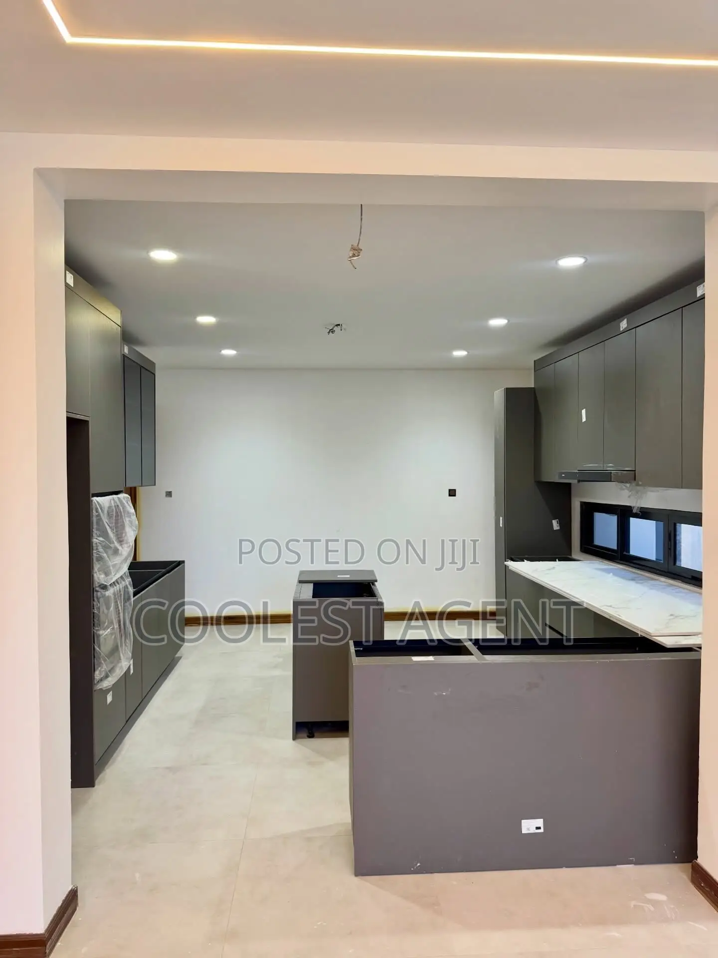 Furnished 4bdrm Villa in Coolest Estate, Oyster Bay for rent in Oyster Bay