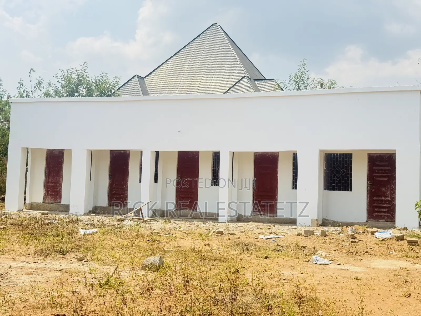 Kiwanja Kinauzwa Malimbe Chuoni ( Saut ) in Butimba
