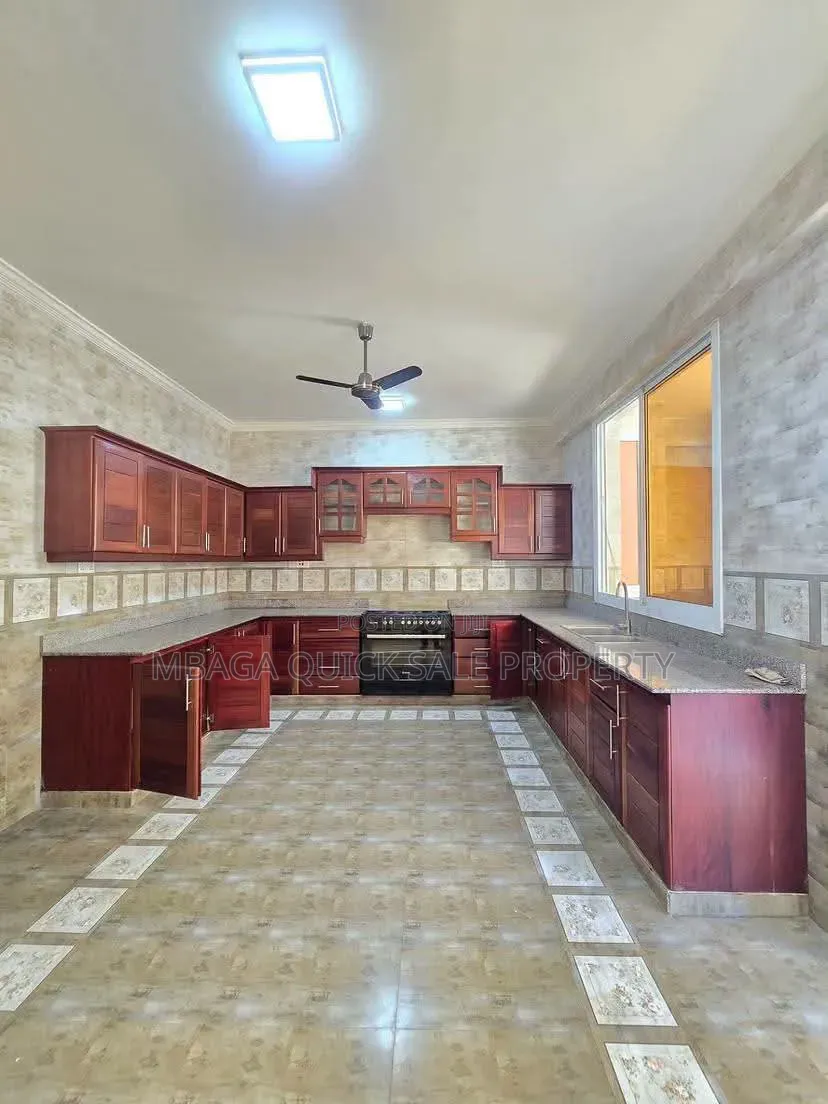 3bdrm Apartment in Upanga for rent in Upanga East