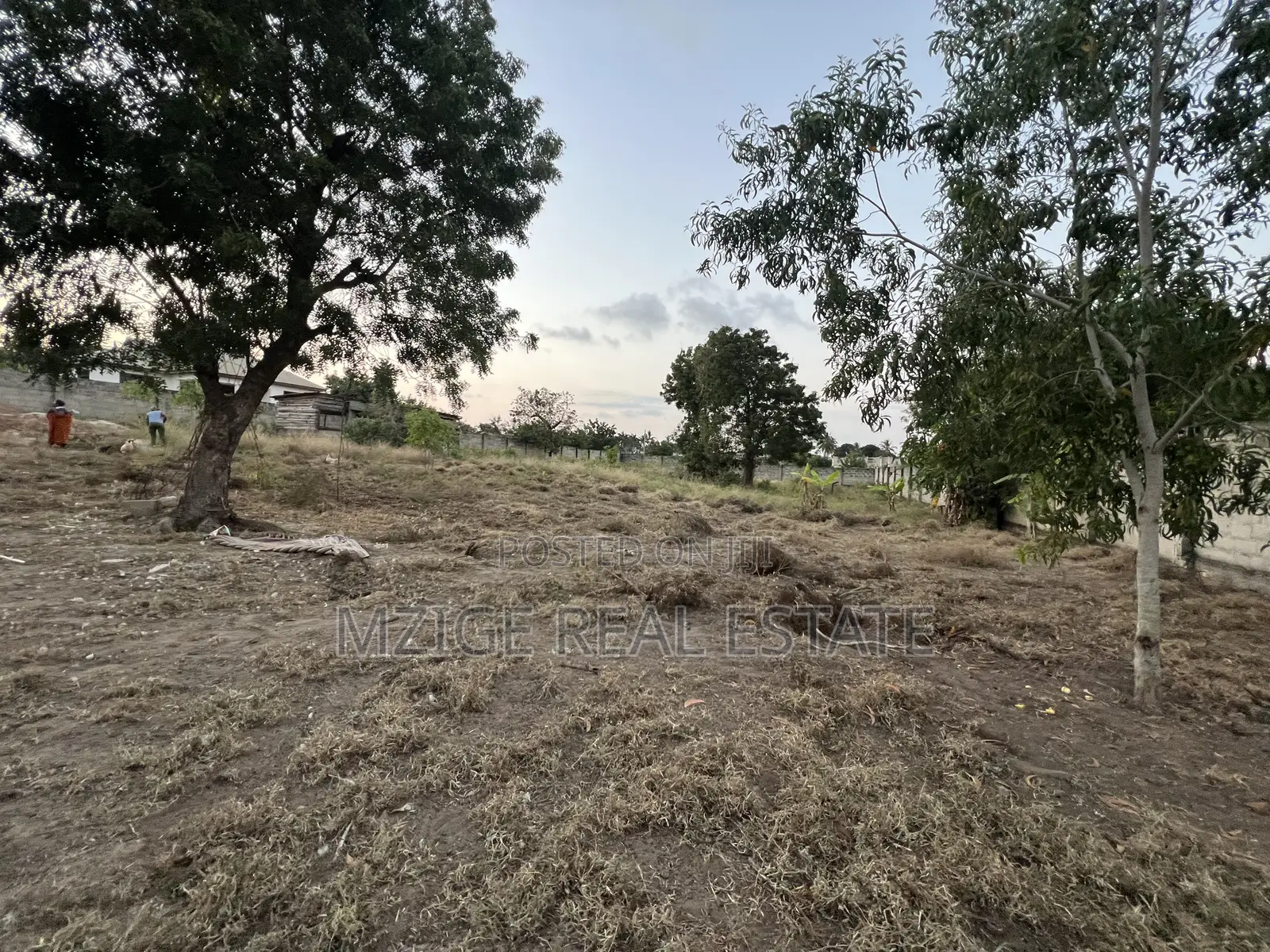 Kiwanja Kinauzwa Madale,mivumoni in Mbezi Beach