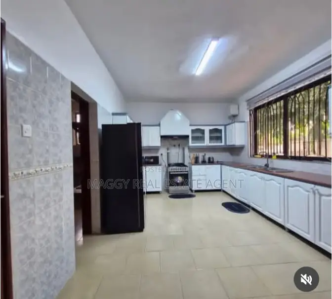 Furnished 3bdrm House in Kawe Beach for rent in Kawe