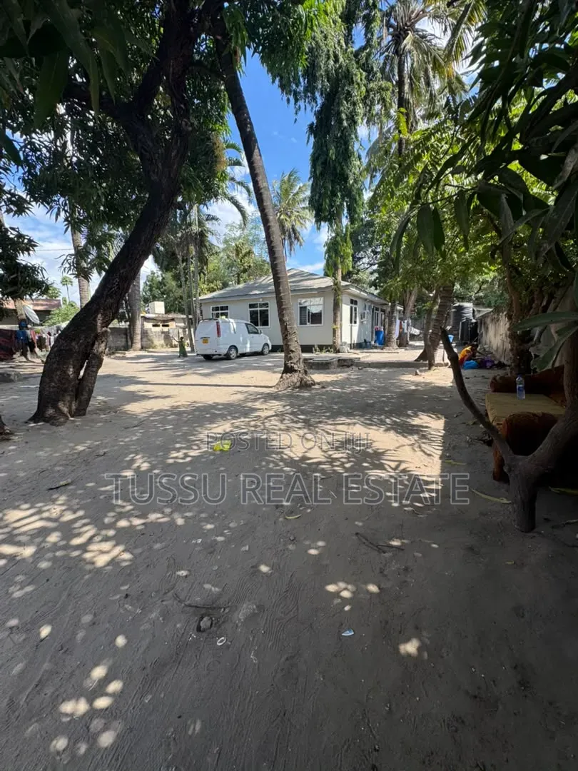 House/Plot for Sale Msasani DSM in Msasani