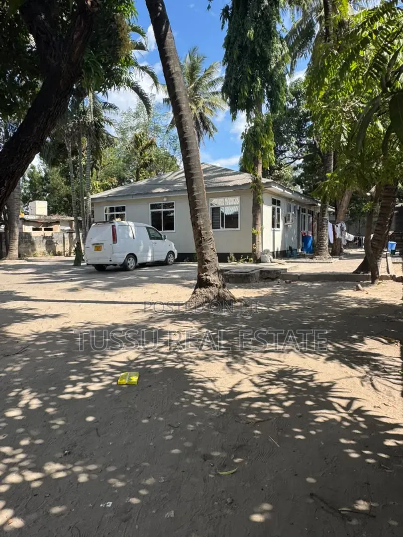 House/Plot for Sale Msasani DSM in Msasani