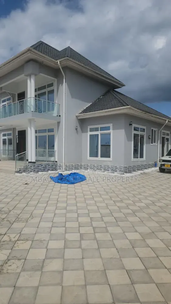 4bdrm House in Mabwepande, Magomeni for rent in Magomeni
