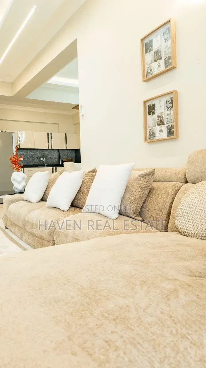 Furnished 3bdrm Apartment in Oyster Bay for sale in Oyster Bay