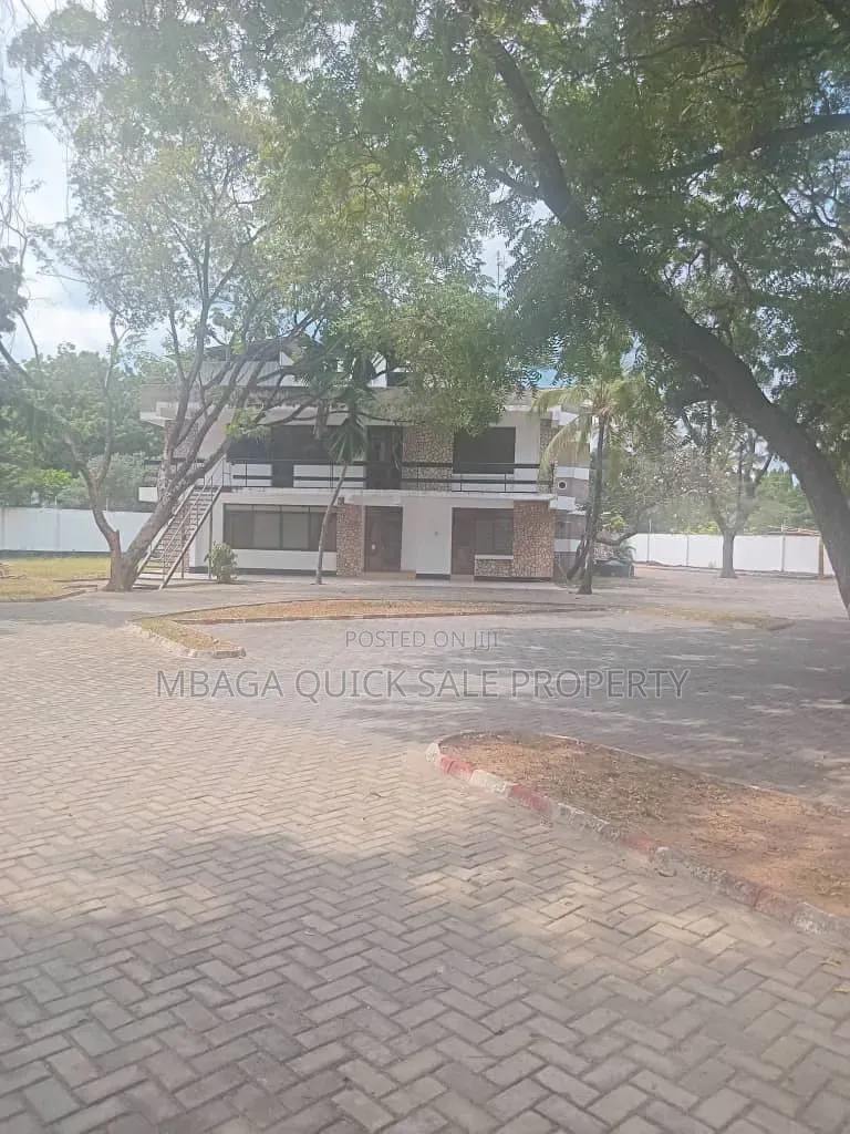 8bdrm House in Masaki for rent in Masaki