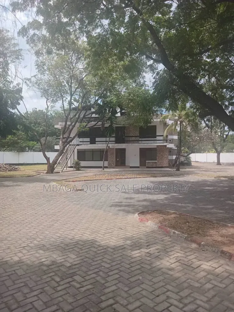 8bdrm House in Masaki for rent in Masaki