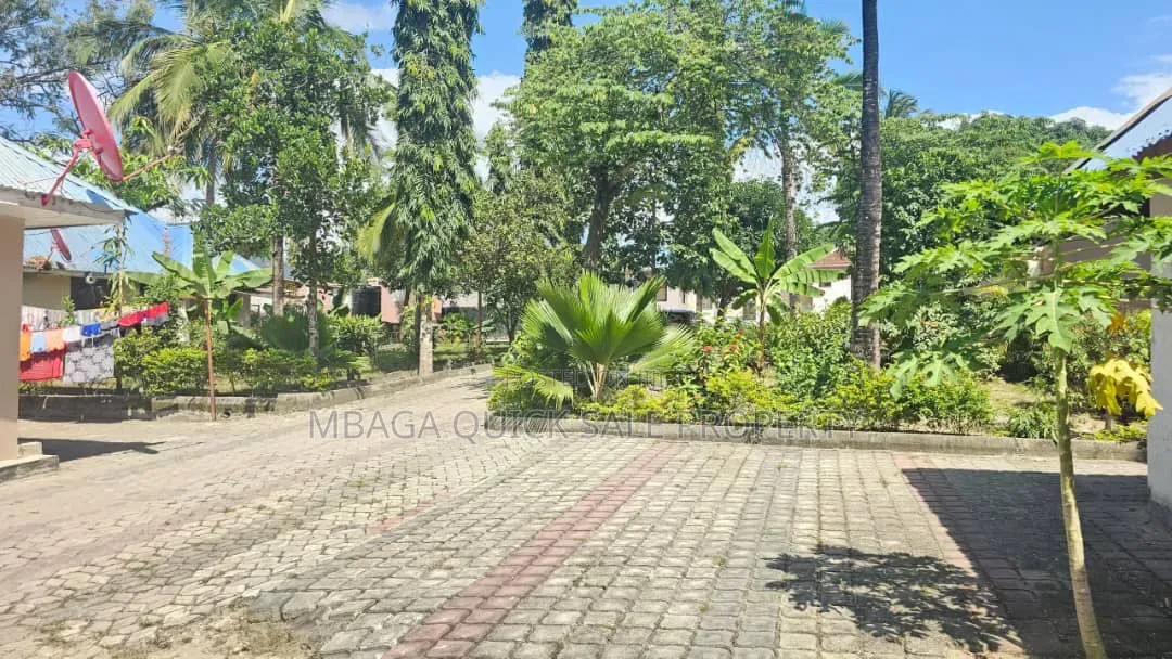8bdrm House in Masaki for rent in Masaki