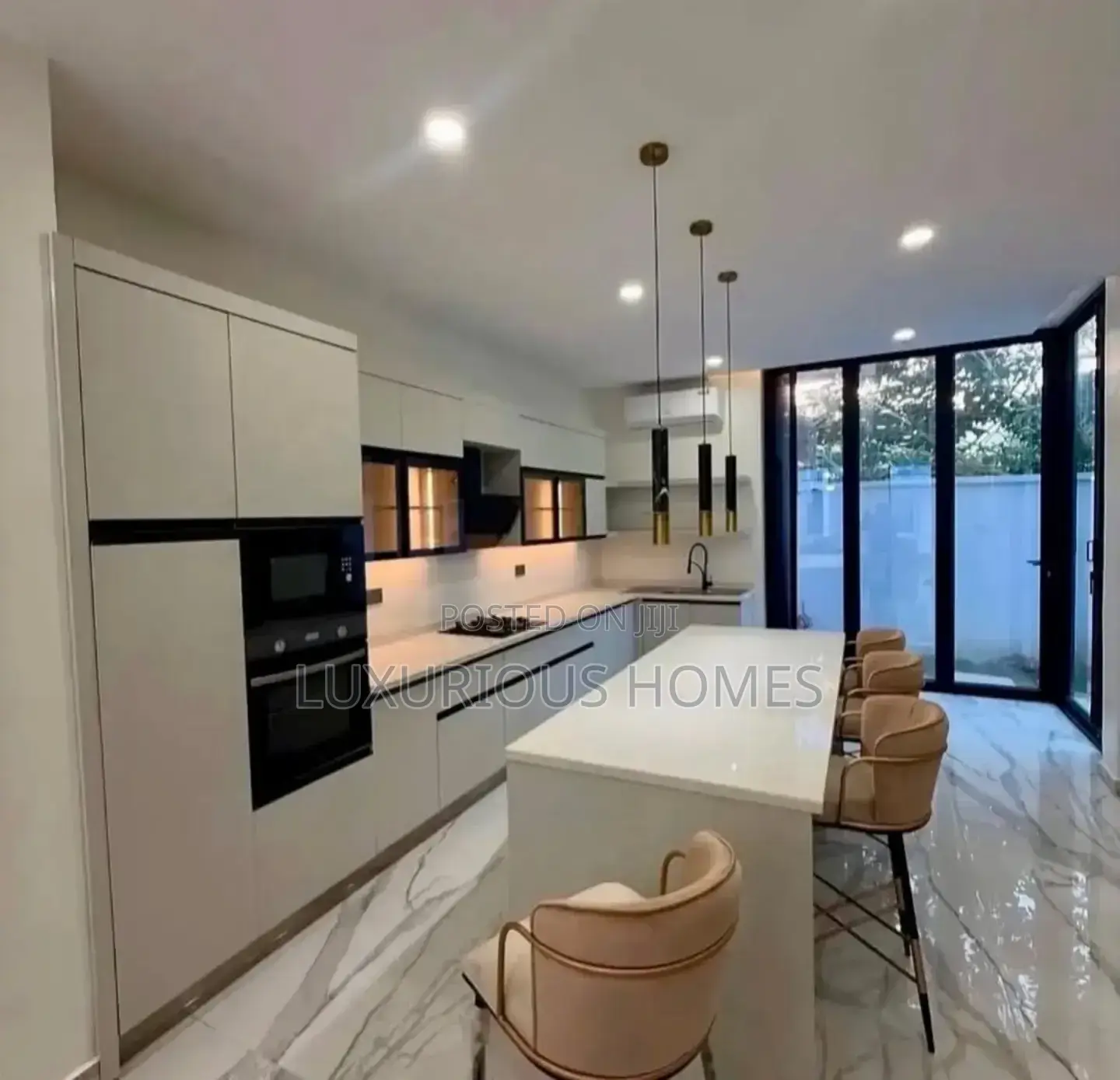 Furnished 5bdrm Villa in Oyster Bay for rent in Oyster Bay