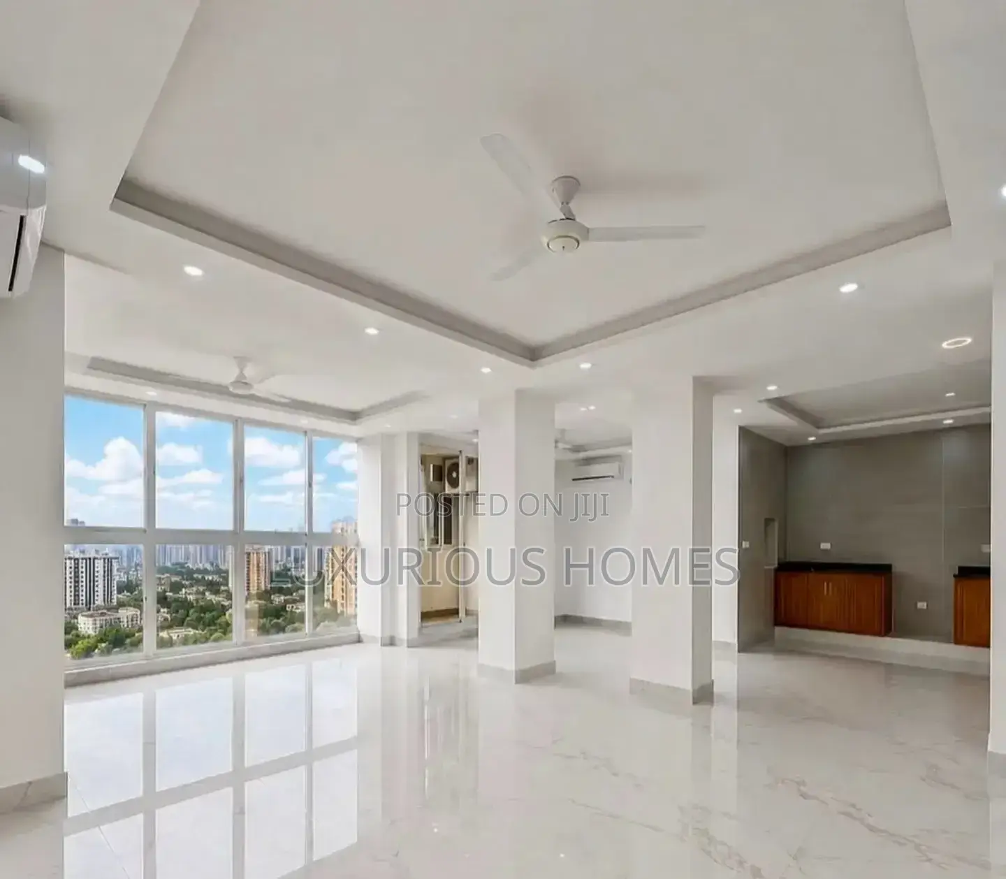 5bdrm Penthouse in Upanga for sale in Upanga East