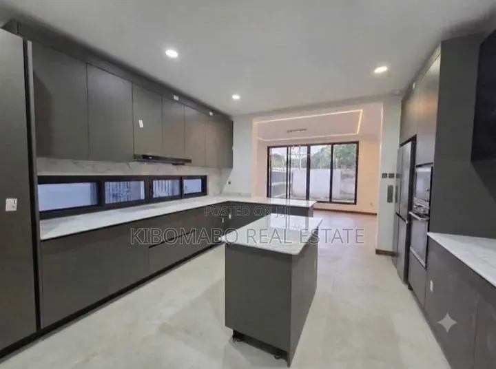 4bdrm Villa in Oyster Bay for rent in Oyster Bay