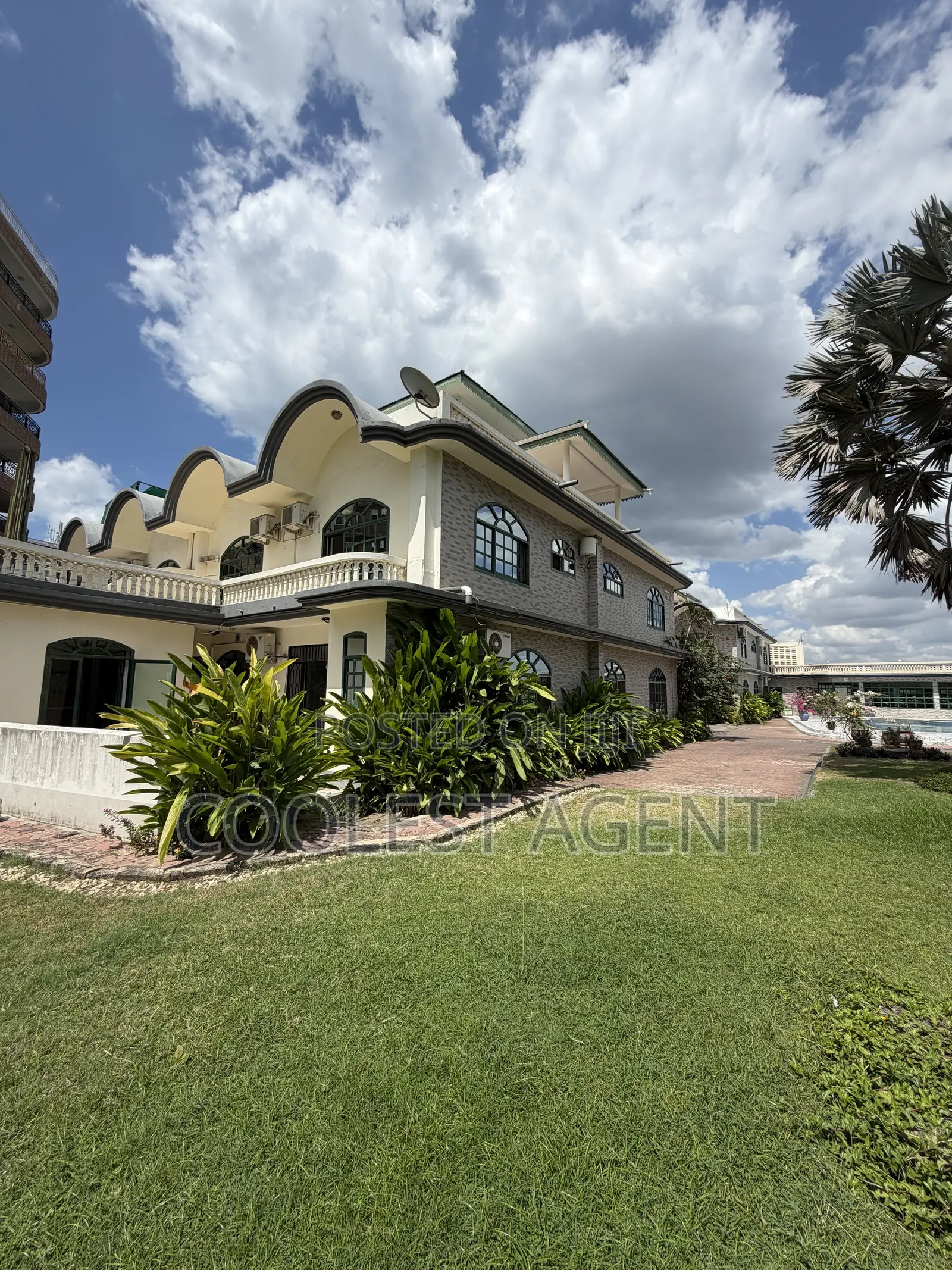 Furnished 3bdrm Villa in Coolest Estate, Masaki for rent in Masaki