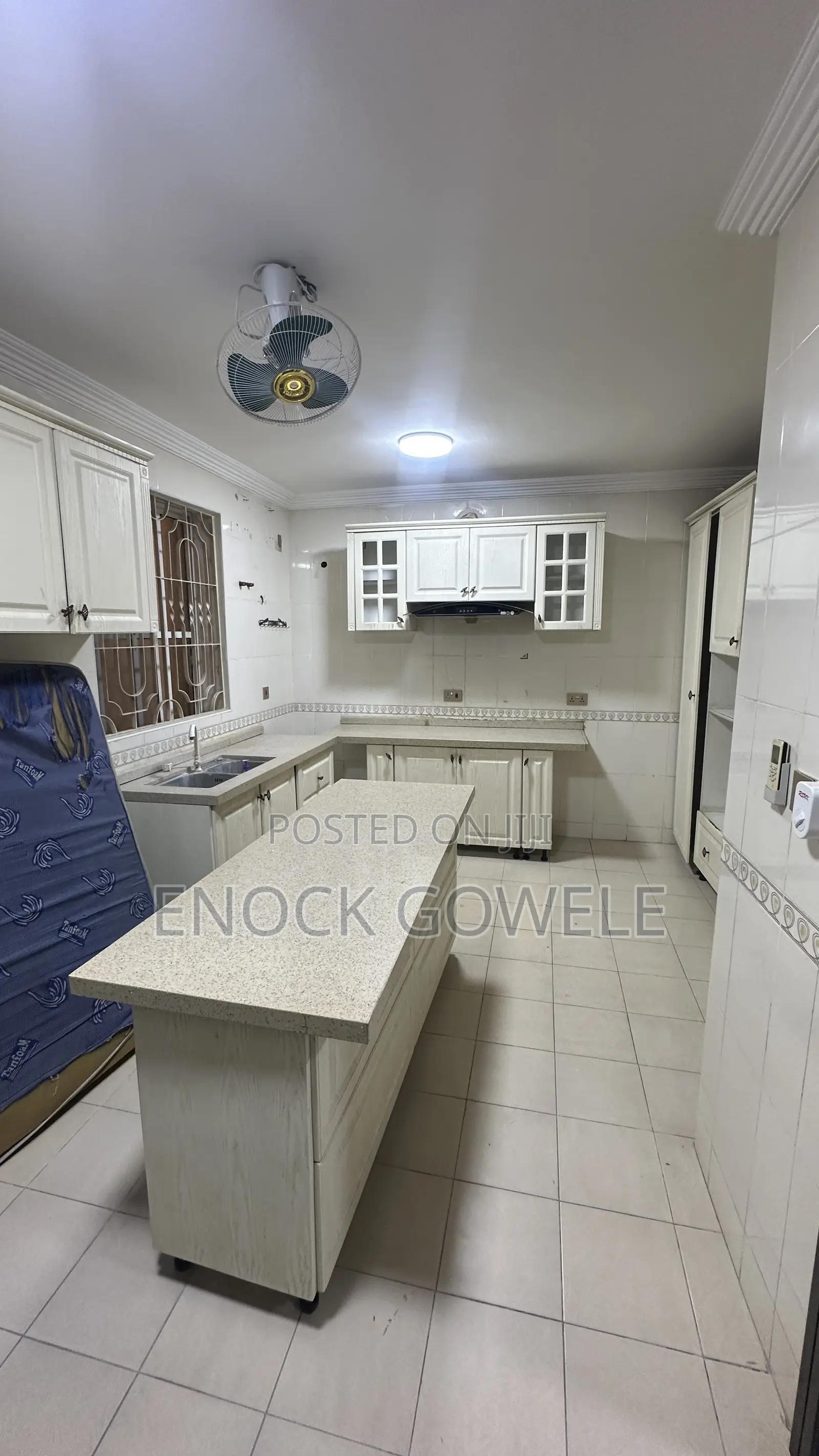 12bdrm House in Biafra, Kinondoni for rent in Kinondoni