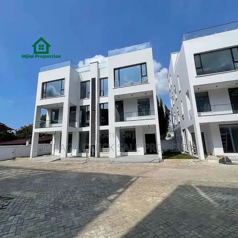 Furnished 5bdrm House in Oyster Bay for sale in Oyster Bay