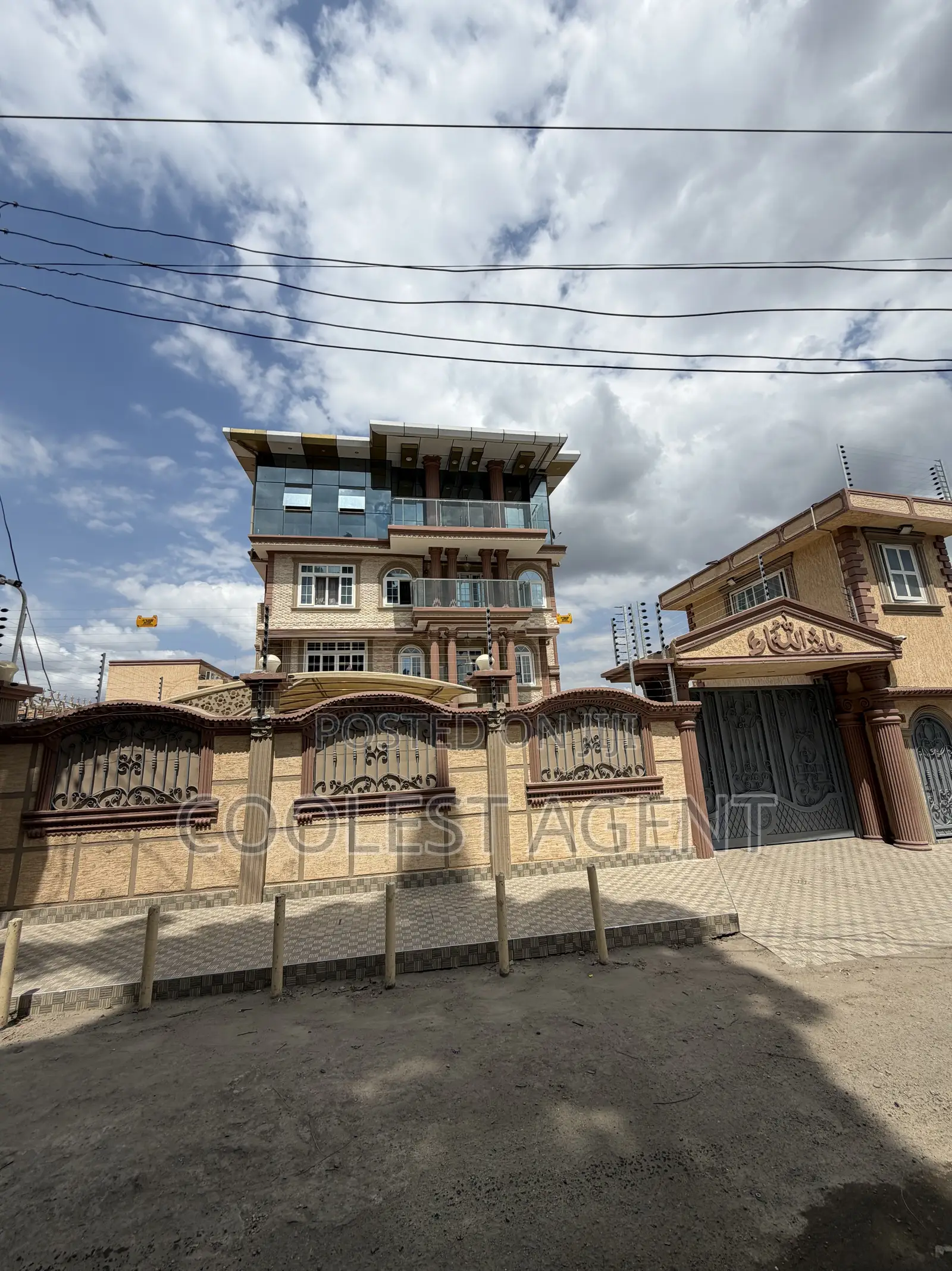 10bdrm Duplex in Coolest Estate, Kinondoni for sale in Kinondoni
