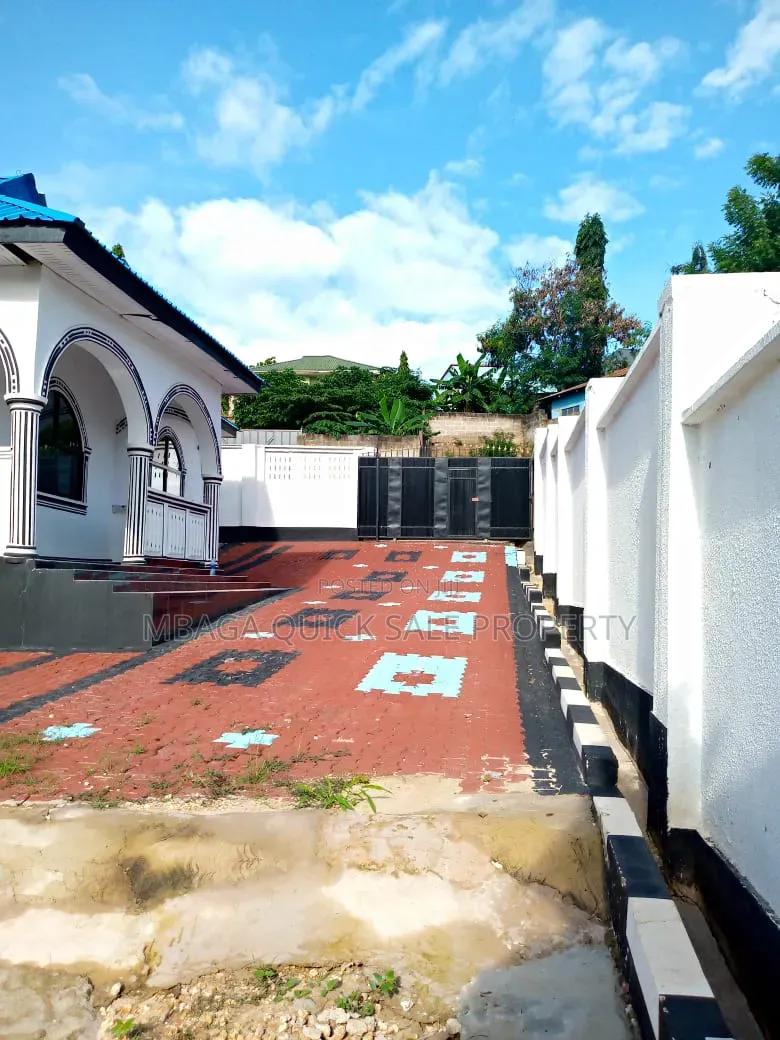 Furnished 3bdrm House in Salasala, Mbezi for sale in Mbezi