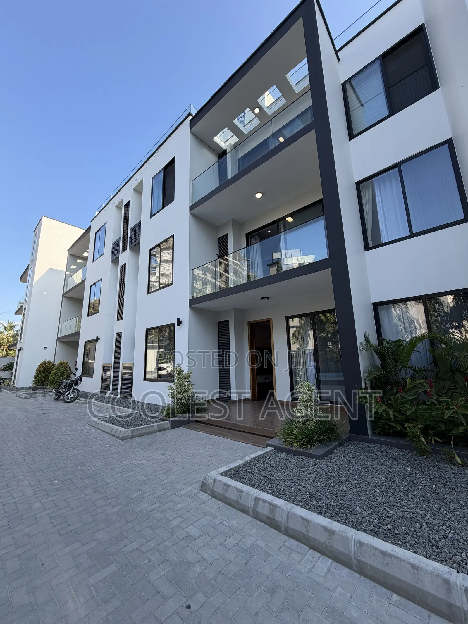Furnished 5bdrm Villa in Coolest Estate, Masaki for rent in Masaki