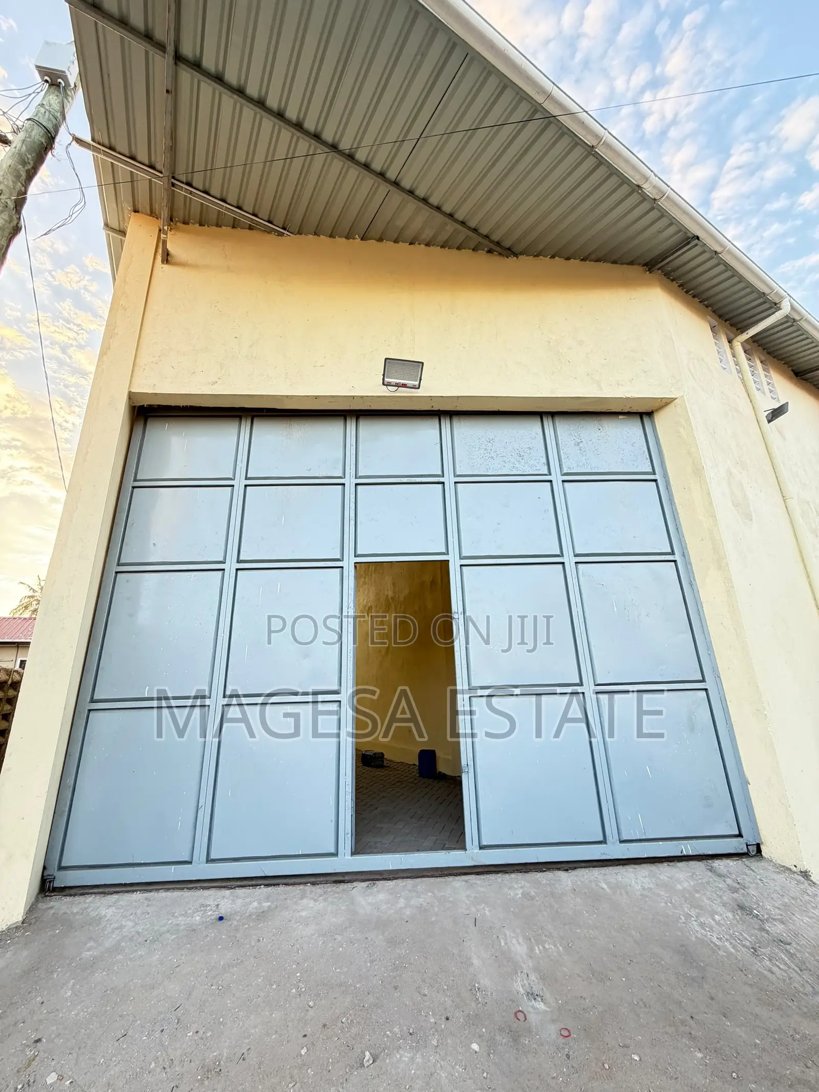 GODOWN / WAREHOUSE for Rent in Magomeni in Magomeni
