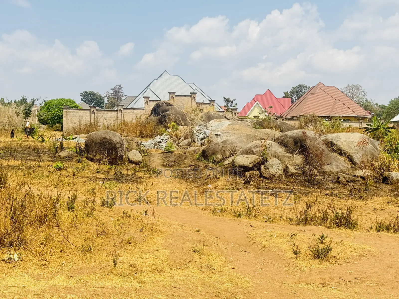 Kiwanja Cha (Sqm 1,364) Kinauzwa Nyegezi Majengo Mapya in Mkolani