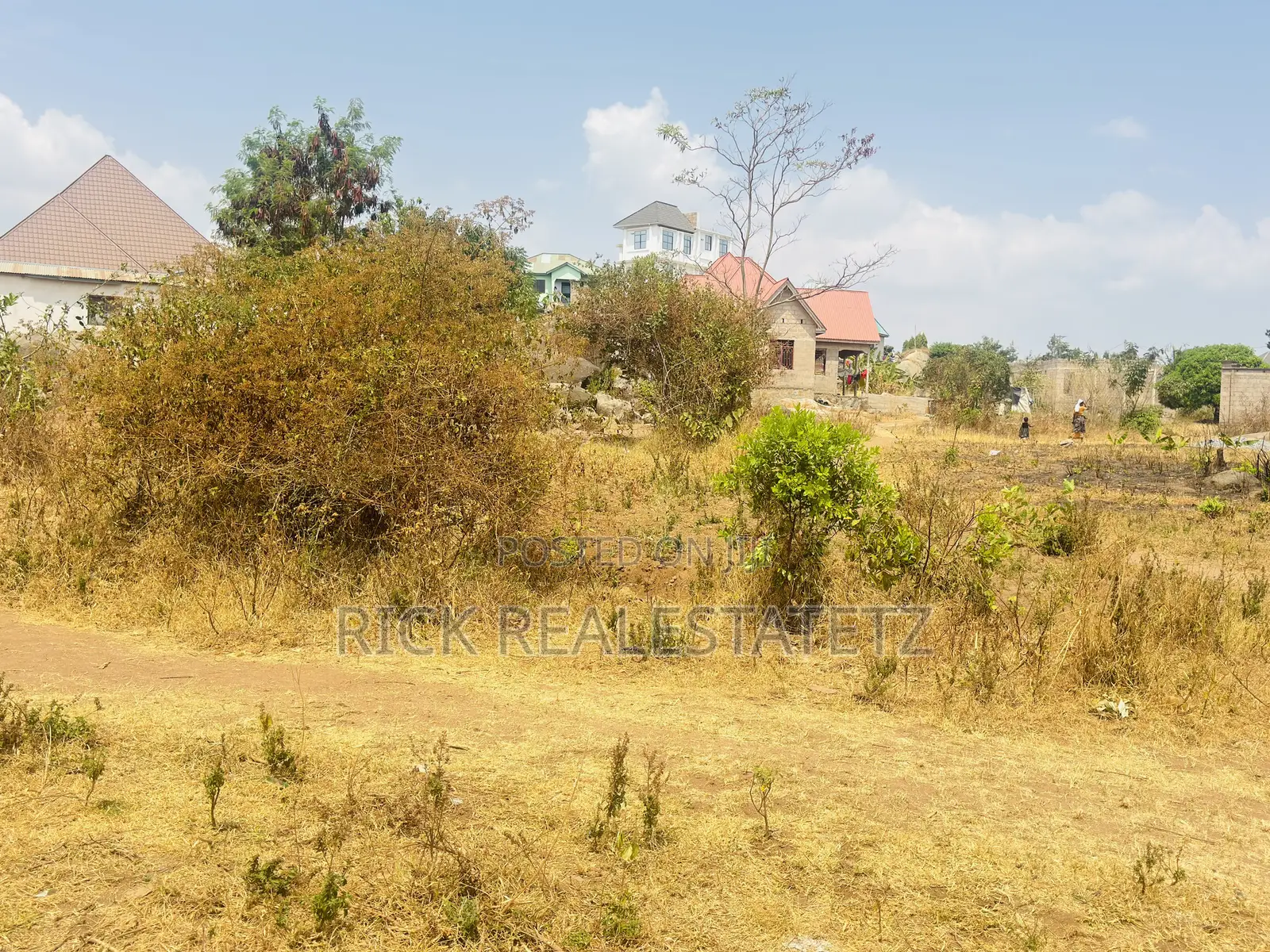 Kiwanja Cha (Sqm 1,364) Kinauzwa Nyegezi Majengo Mapya in Mkolani