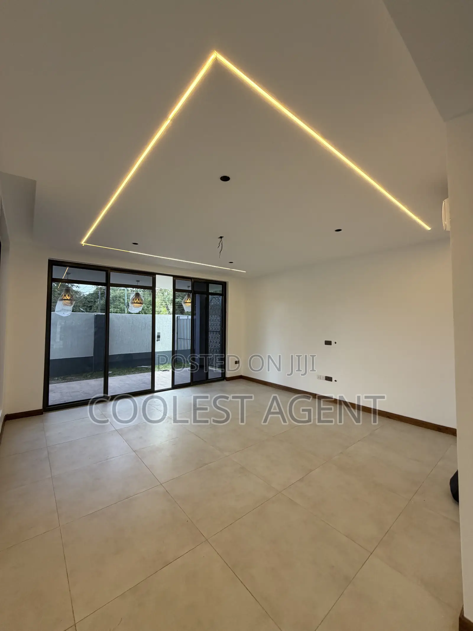 Furnished 4bdrm Villa in Coolest Estate, Masaki for rent in Masaki