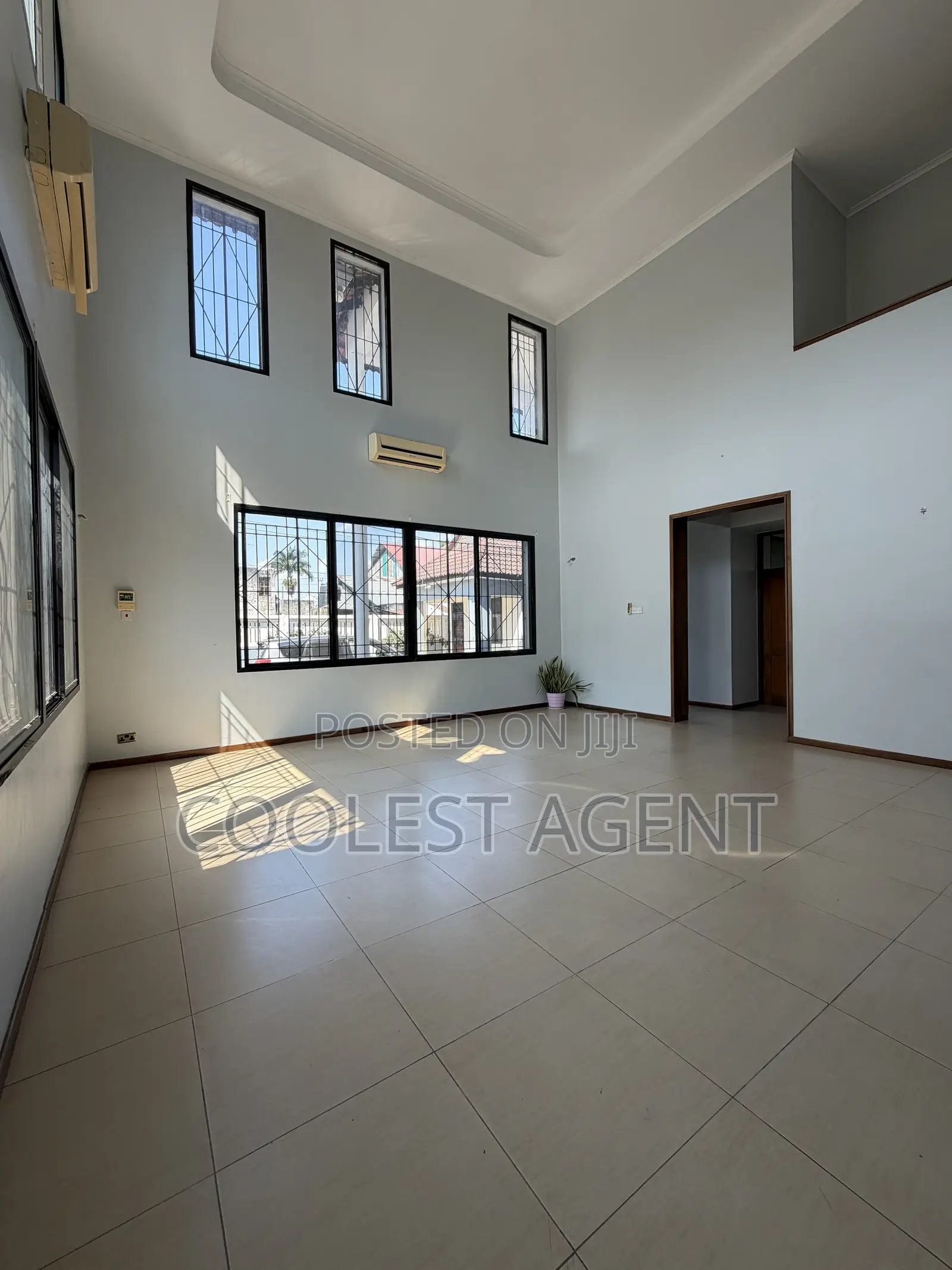 6bdrm Duplex in Coolest Estate, Masaki for rent in Masaki
