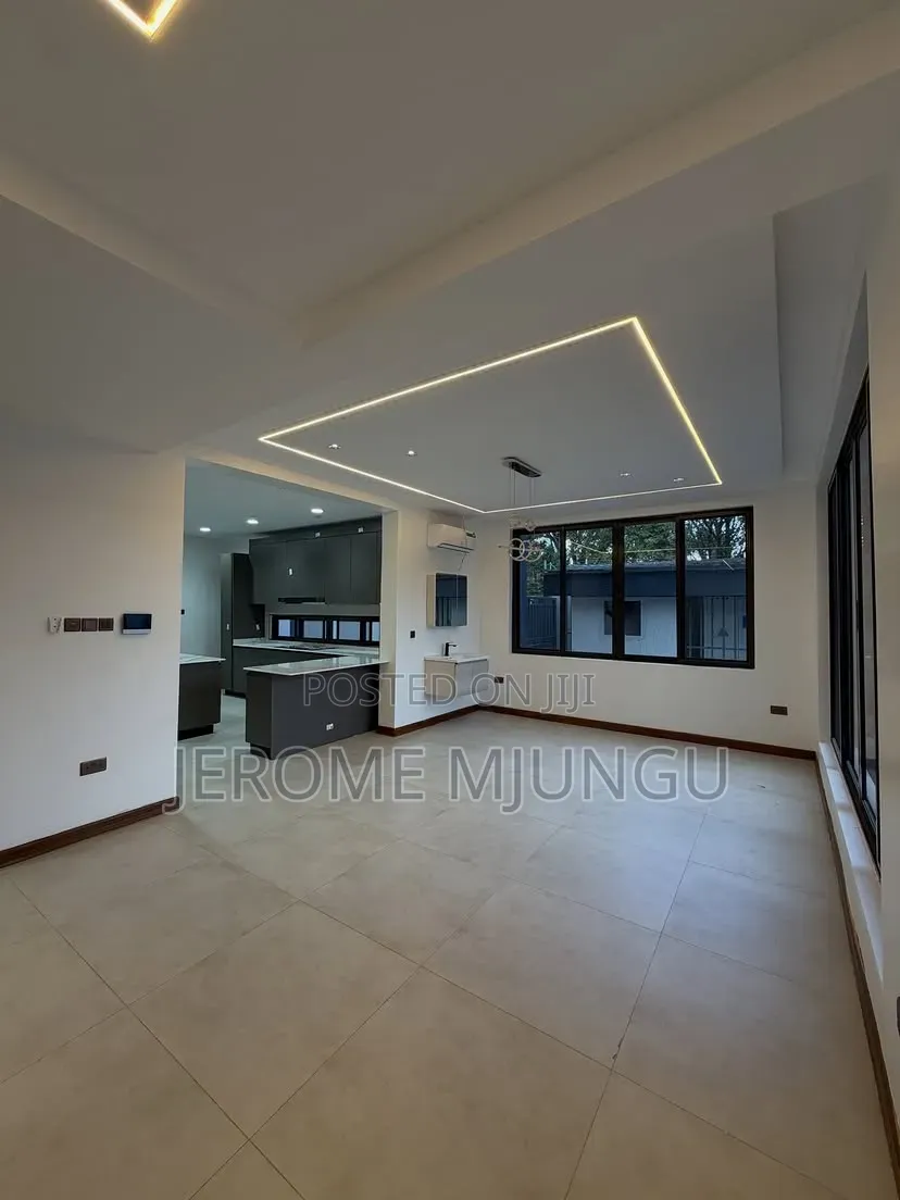 3bdrm Villa in Oyster Bay for rent in Oyster Bay