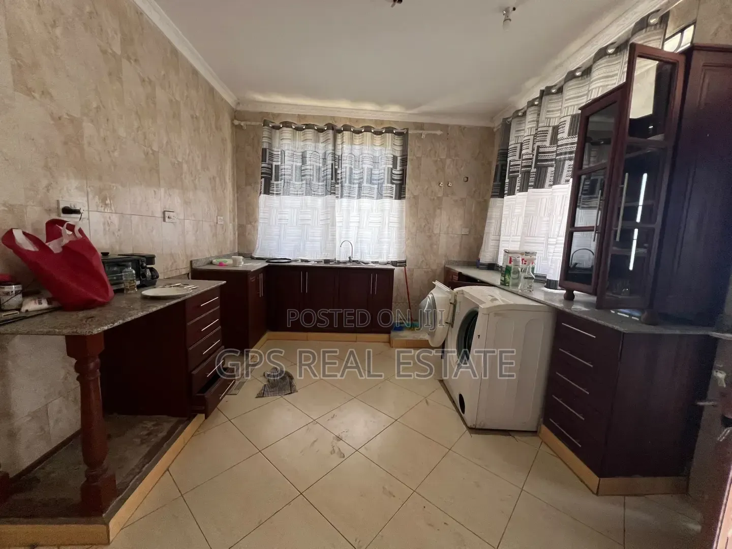 6bdrm Mansion in Mbweni Malindi, Kinondoni for sale in Kinondoni