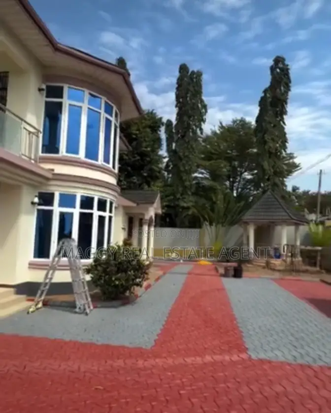 5bdrm House in Salasala Uzunguni, Kunduchi for rent in Kunduchi