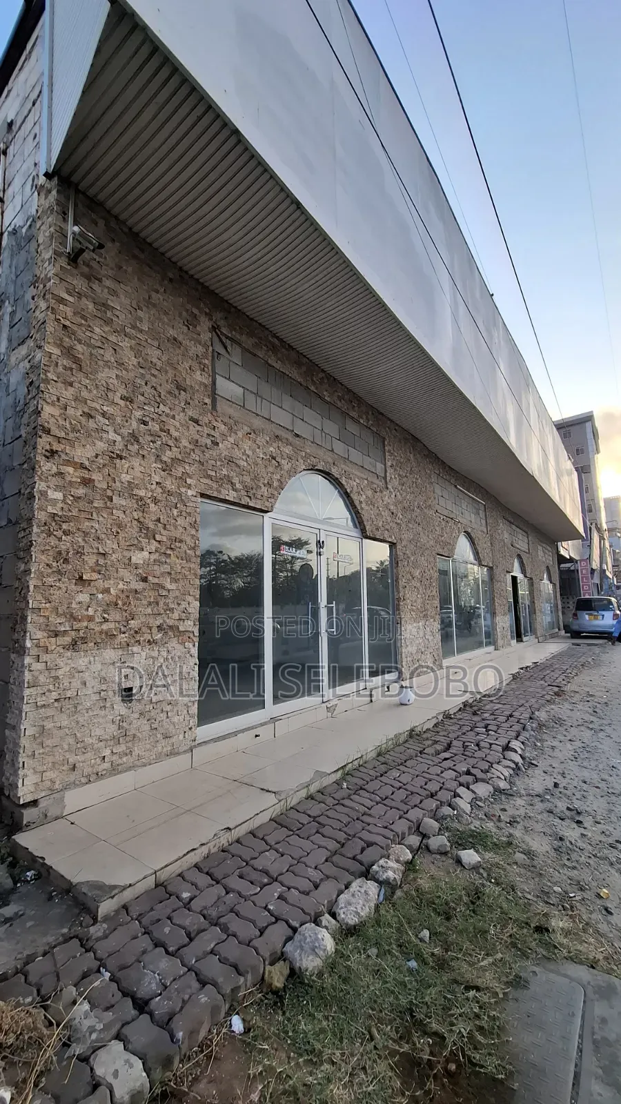 6bdrm Bungalow in Makumbusho Bus Stop, Kijitonyama for sale in Kijitonyama