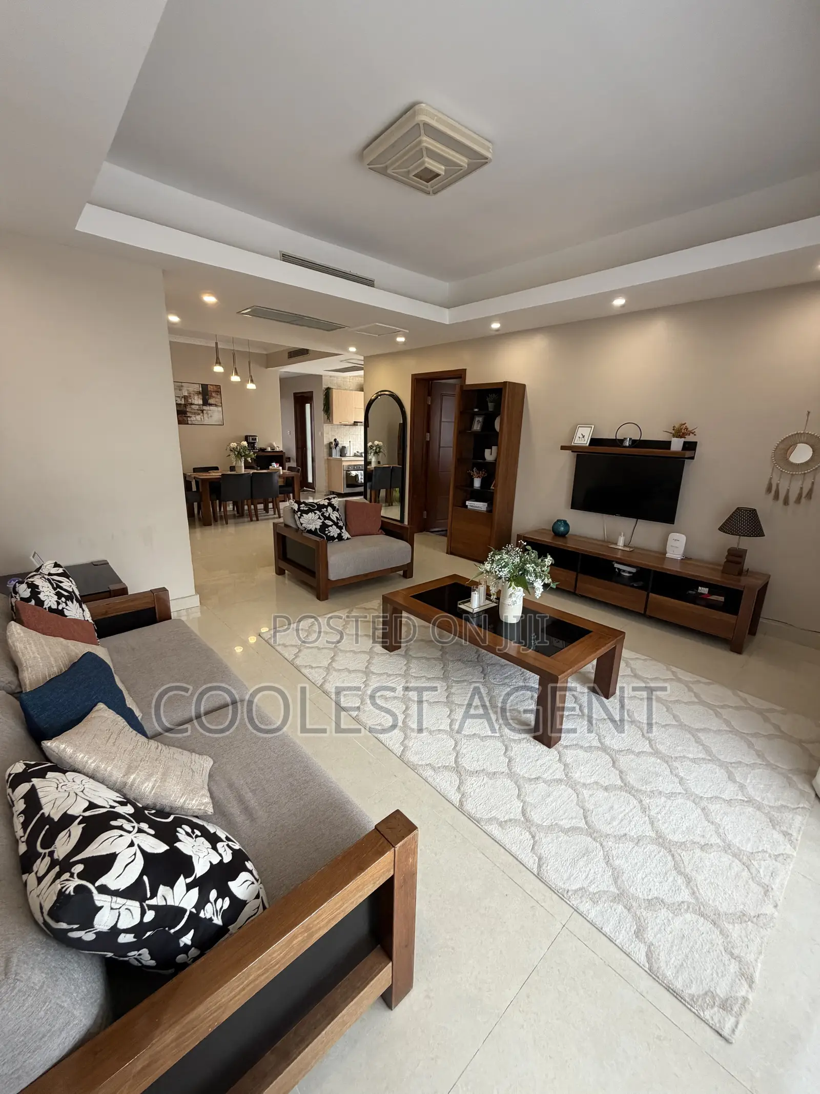 Furnished 2bdrm Apartment in Coolest Estate, Oyster Bay for rent in Oyster Bay