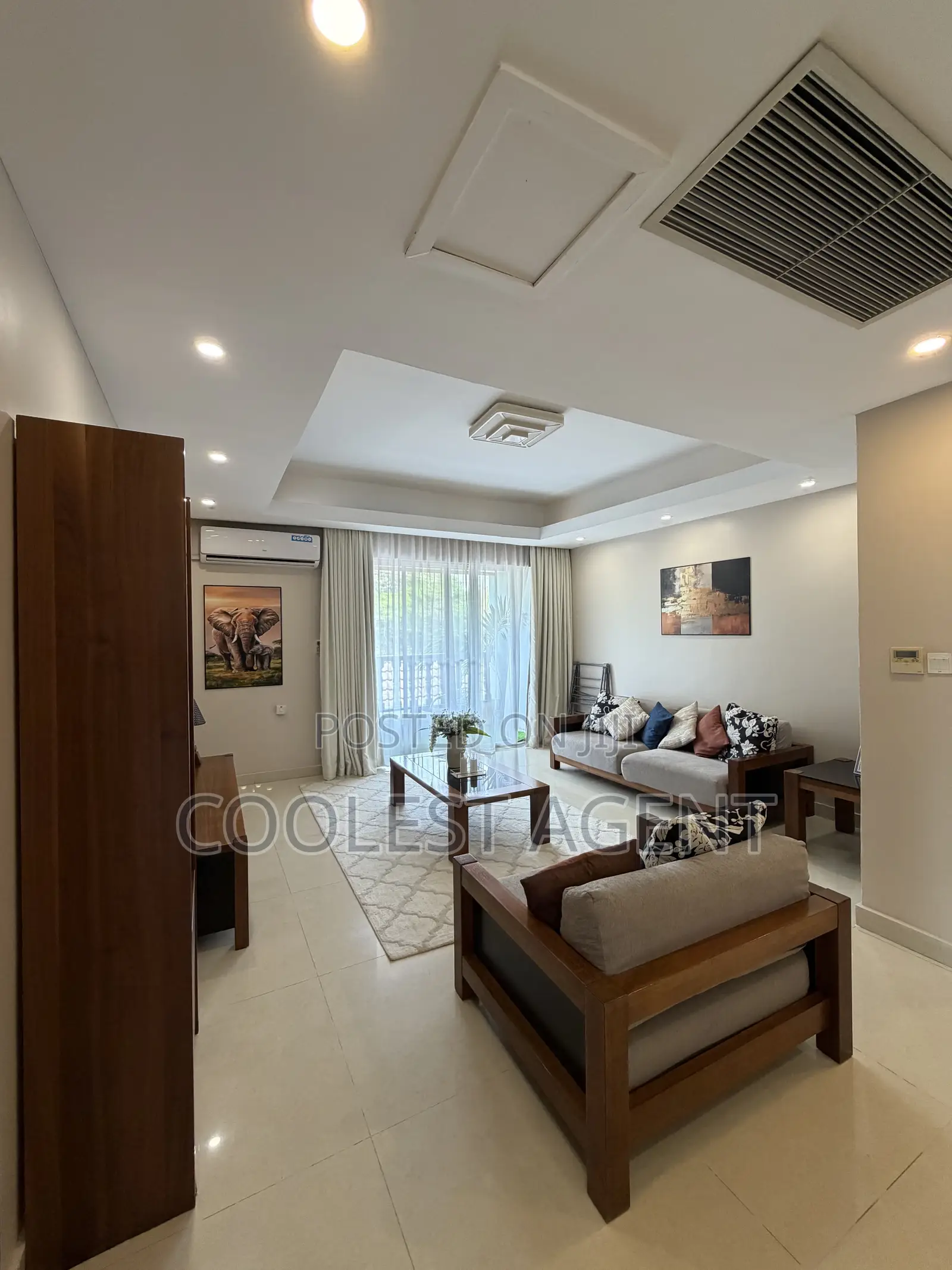 Furnished 2bdrm Apartment in Coolest Estate, Oyster Bay for rent in Oyster Bay