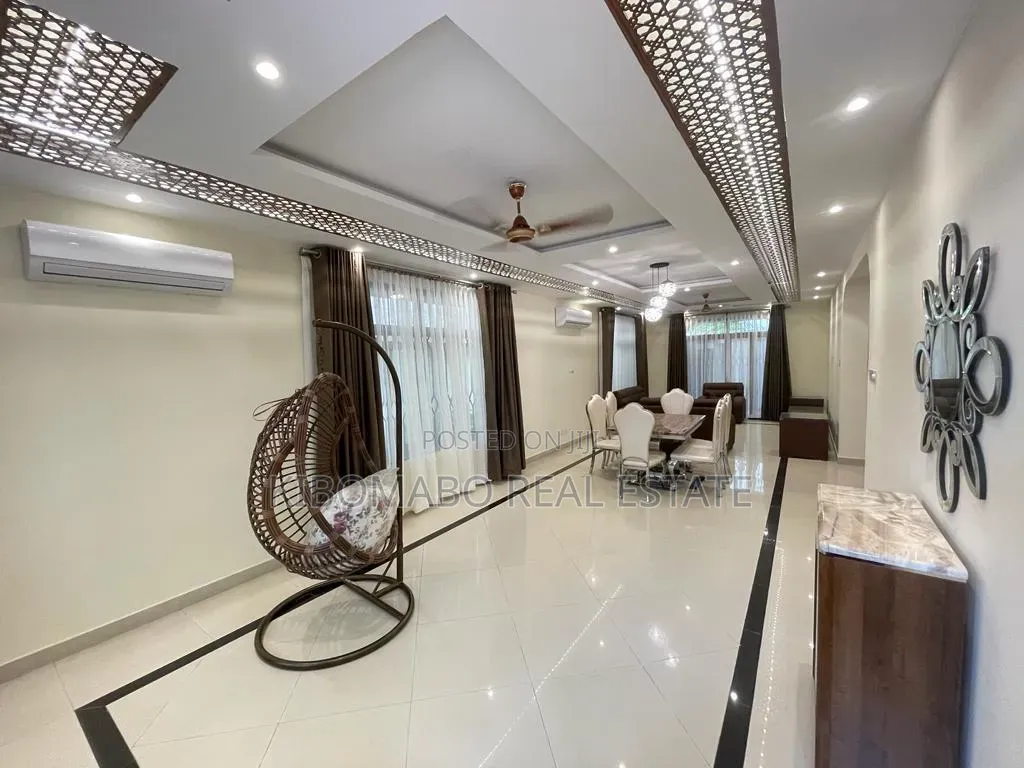 Furnished 4bdrm Villa in Ada Estate for rent in Ada Estate