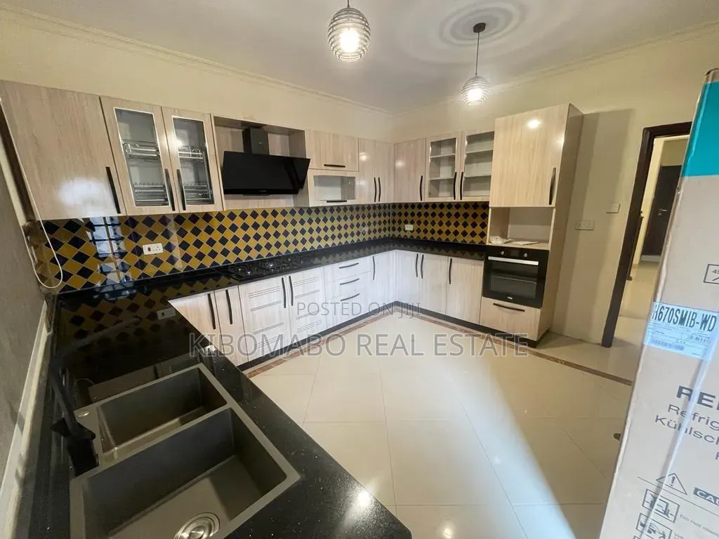 Furnished 4bdrm Villa in Ada Estate for rent in Ada Estate