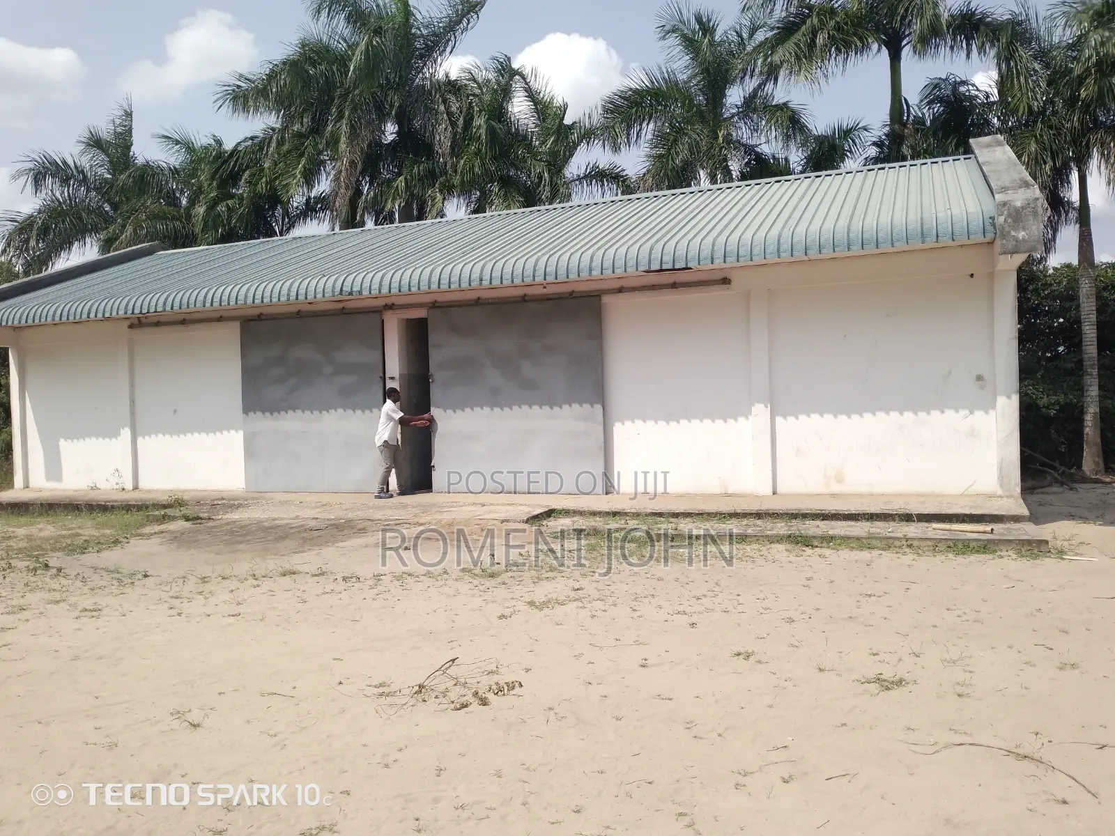 Godawn Sqmita 300 Kinapangishwa Milioni Moja Pugu Kajungeni. in Ilala