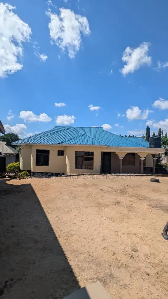 3bdrm Apartment in Mbezi for sale in Mbezi