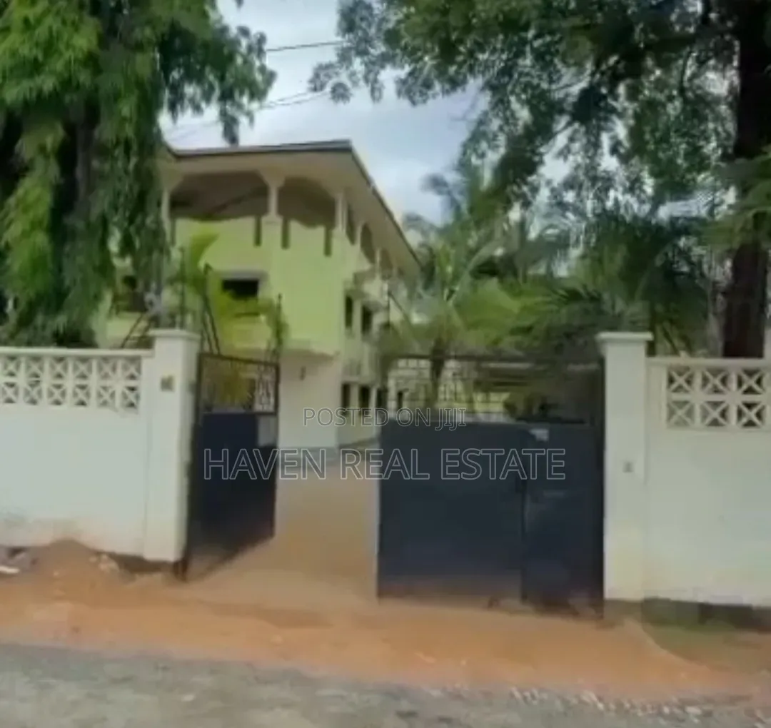 5bdrm House in Upanga East for sale in Upanga East