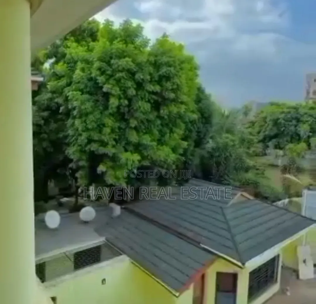 5bdrm House in Upanga East for sale in Upanga East