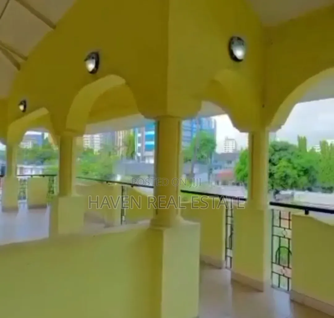 5bdrm House in Upanga East for sale in Upanga East