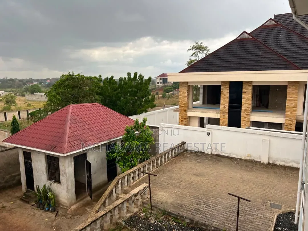 5bdrm Block of Flats in Mchakama Real Estate, Mbweni for sale in Mbweni