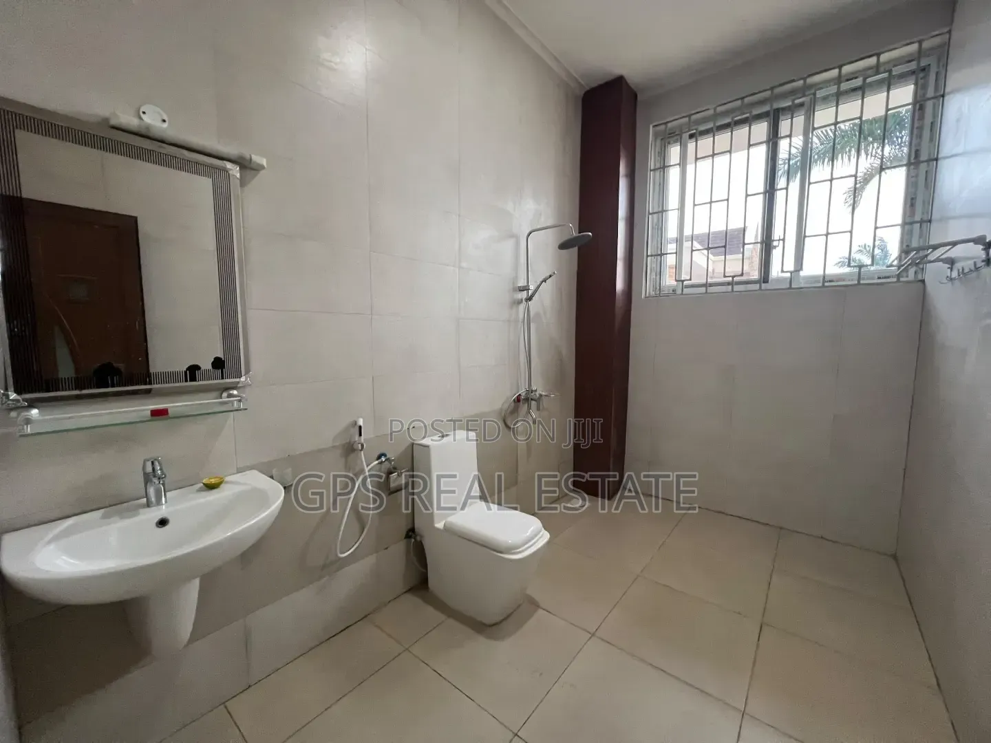 5bdrm House in Mbweni Mpiji, Kinondoni for sale in Kinondoni